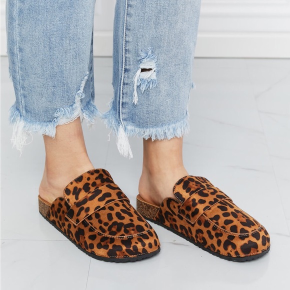 Animal Print Round Toe Mules - Picture 3 of 5